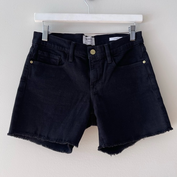 FRAME Le Cutoff Shorts in Noir - Picture 1 of 6